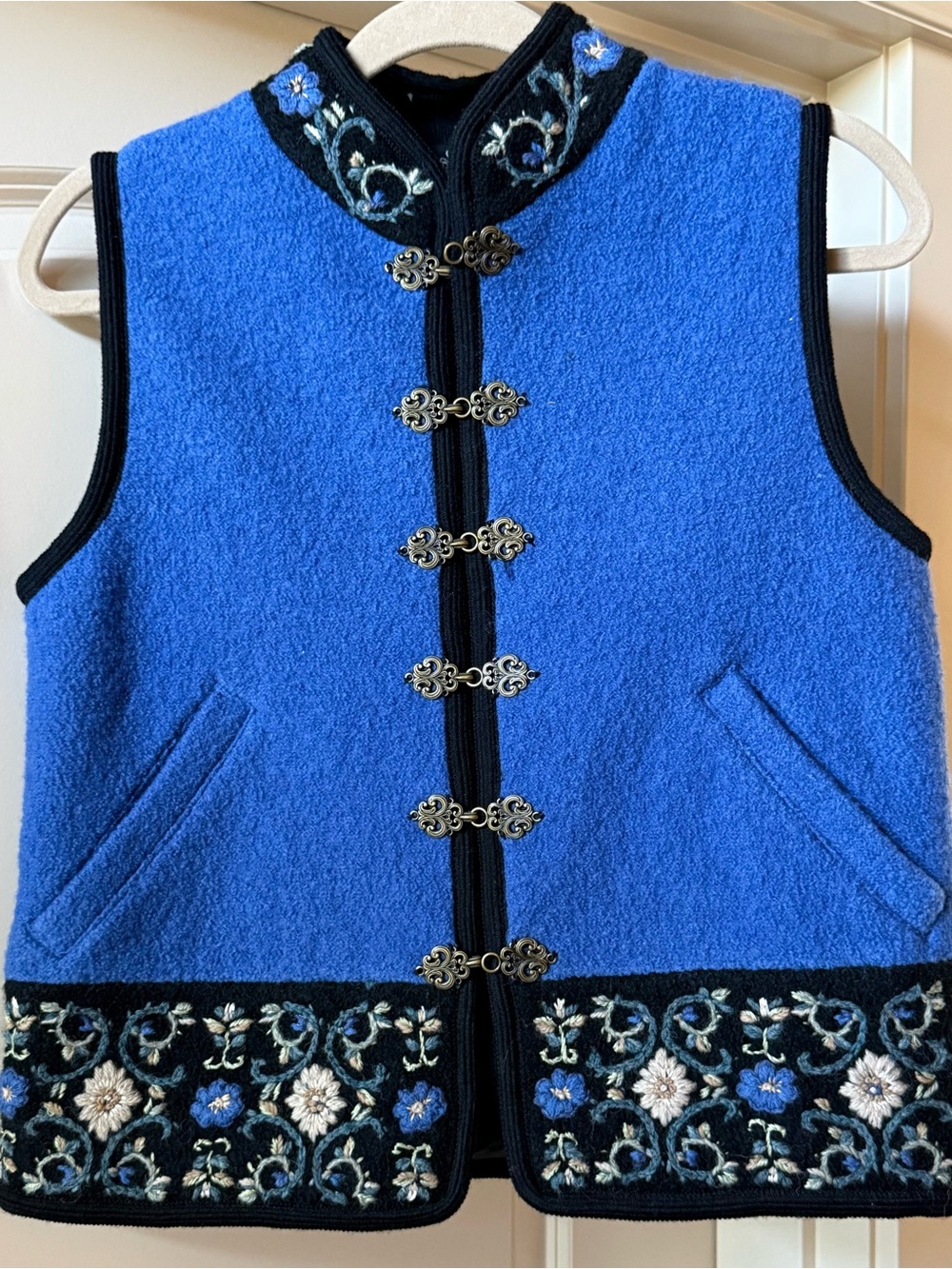 Vtg Icelandic Embroidered Wool Vest Nordic Fair-isle Mountain Chic Fairy Cozy